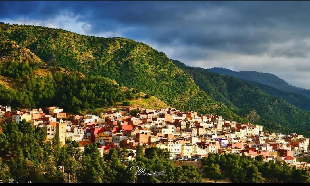 Issli Appartment Climatise Hiver Et Ete Azrou Exterior foto